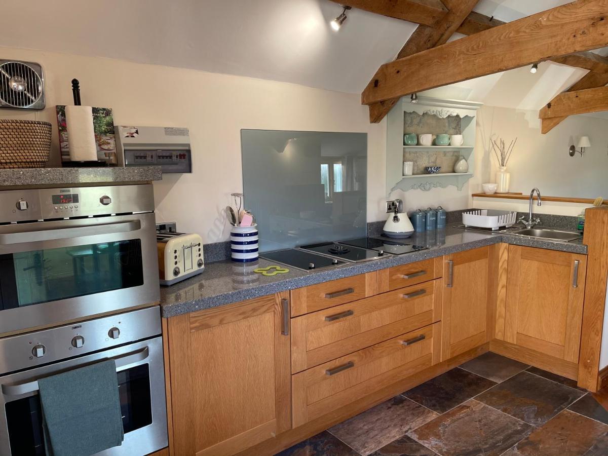 The Cider Barn - Spacious First Floor Apartment Set Within Barn Conversion チェルトナム エクステリア 写真