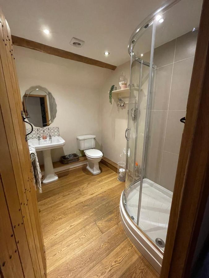 The Cider Barn - Spacious First Floor Apartment Set Within Barn Conversion チェルトナム エクステリア 写真