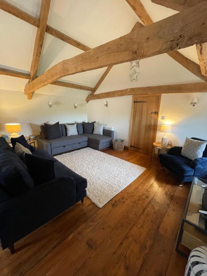 The Cider Barn - Spacious First Floor Apartment Set Within Barn Conversion チェルトナム エクステリア 写真