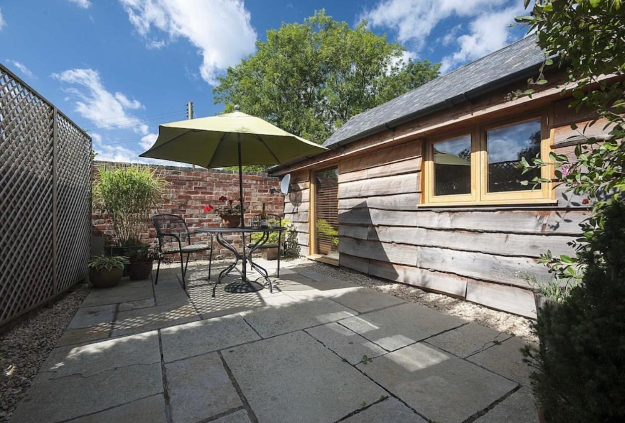 The Cider Barn - Spacious First Floor Apartment Set Within Barn Conversion チェルトナム エクステリア 写真
